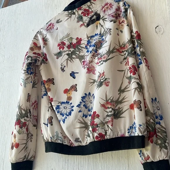 SOLD Bagatelle Silky Polyester Floral Print Lightweight Zip Bomber Jacket - Picture 3 of 4